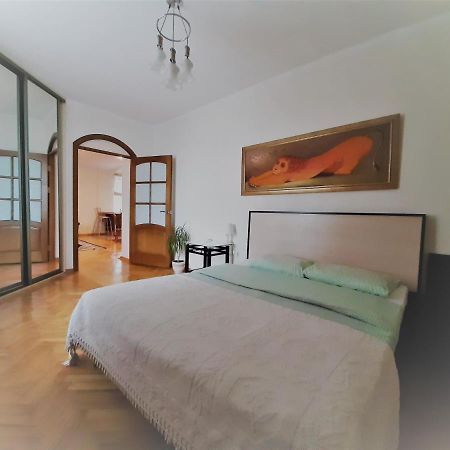 Apartment On Myasnikova 34 明斯克 外观 照片