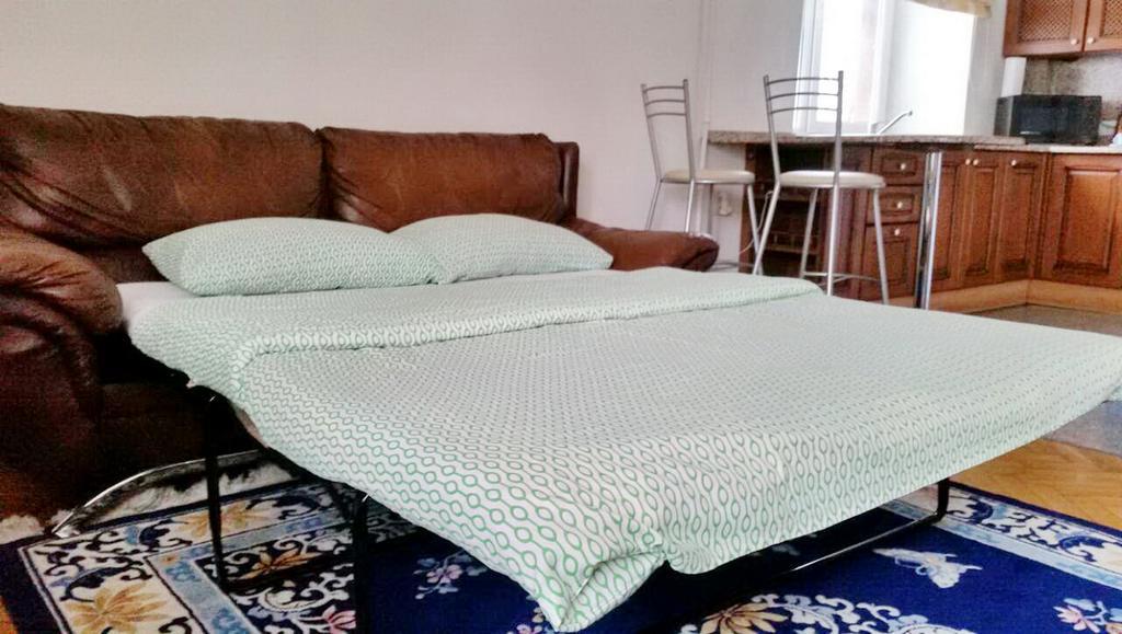 Apartment On Myasnikova 34 明斯克 外观 照片