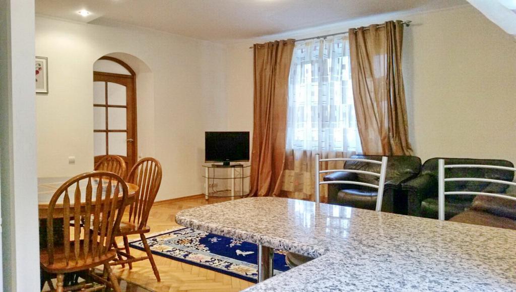 Apartment On Myasnikova 34 明斯克 外观 照片