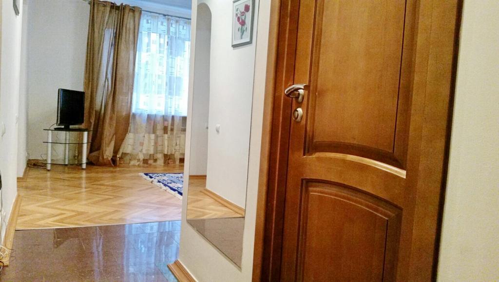 Apartment On Myasnikova 34 明斯克 外观 照片