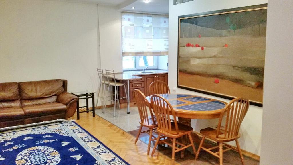 Apartment On Myasnikova 34 明斯克 外观 照片