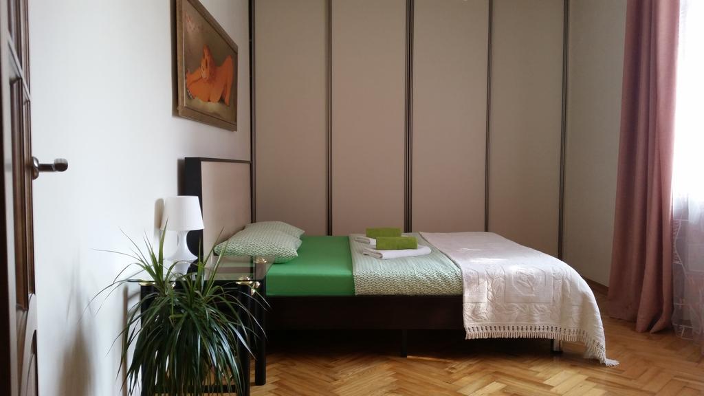Apartment On Myasnikova 34 明斯克 外观 照片